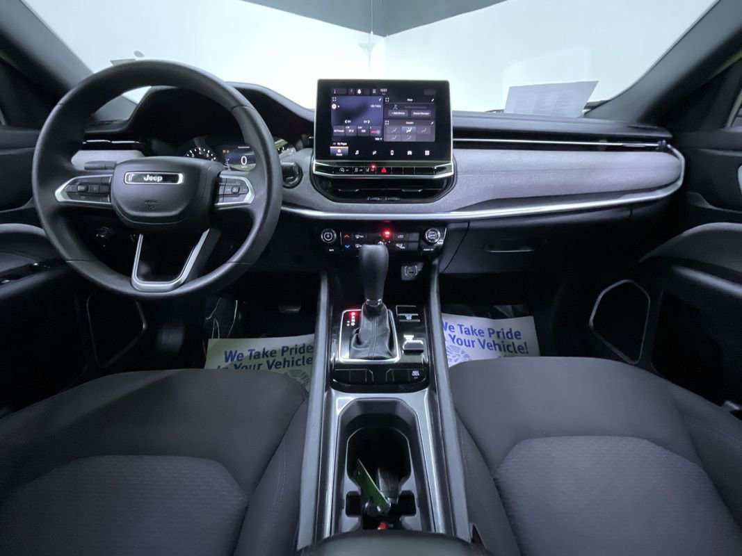 Used 2024 Jeep Compass Sport image 19