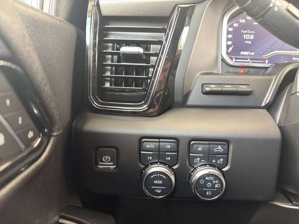 Certified 2024 GMC Sierra 1500 AT4 w/ Technology Package AWD/4WD image 18