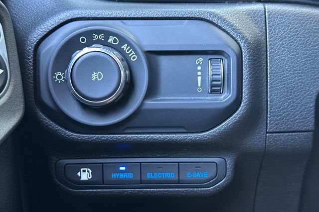 Used 2023 Jeep Wrangler Unlimited w/ 8.4" Radio Group AWD/4WD image 32