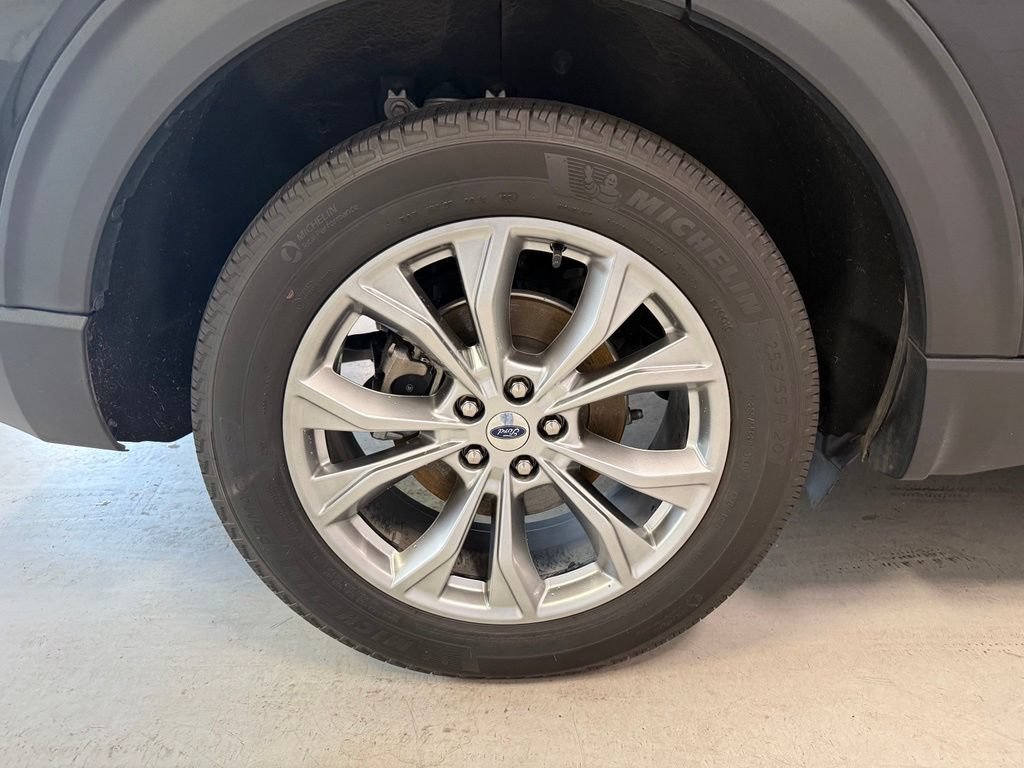 Used 2024 Ford Explorer XLT w/ Equipment Group 202A AWD/4WD image 38