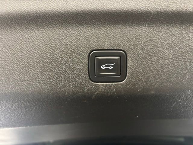 Used 2022 Cadillac Escalade Premium Luxury Platinum RWD image 41