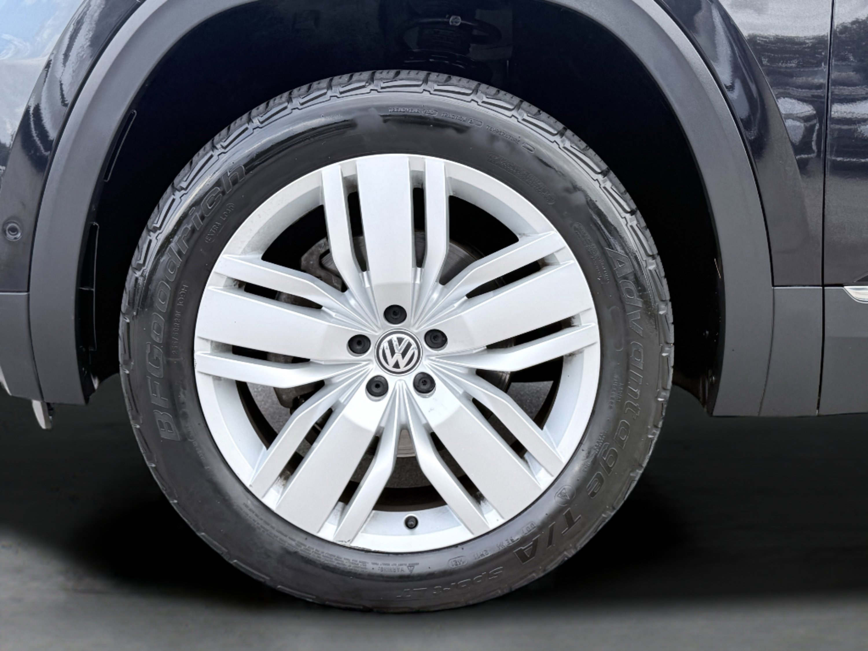 Used 2018 Volkswagen Atlas SEL Premium image 13