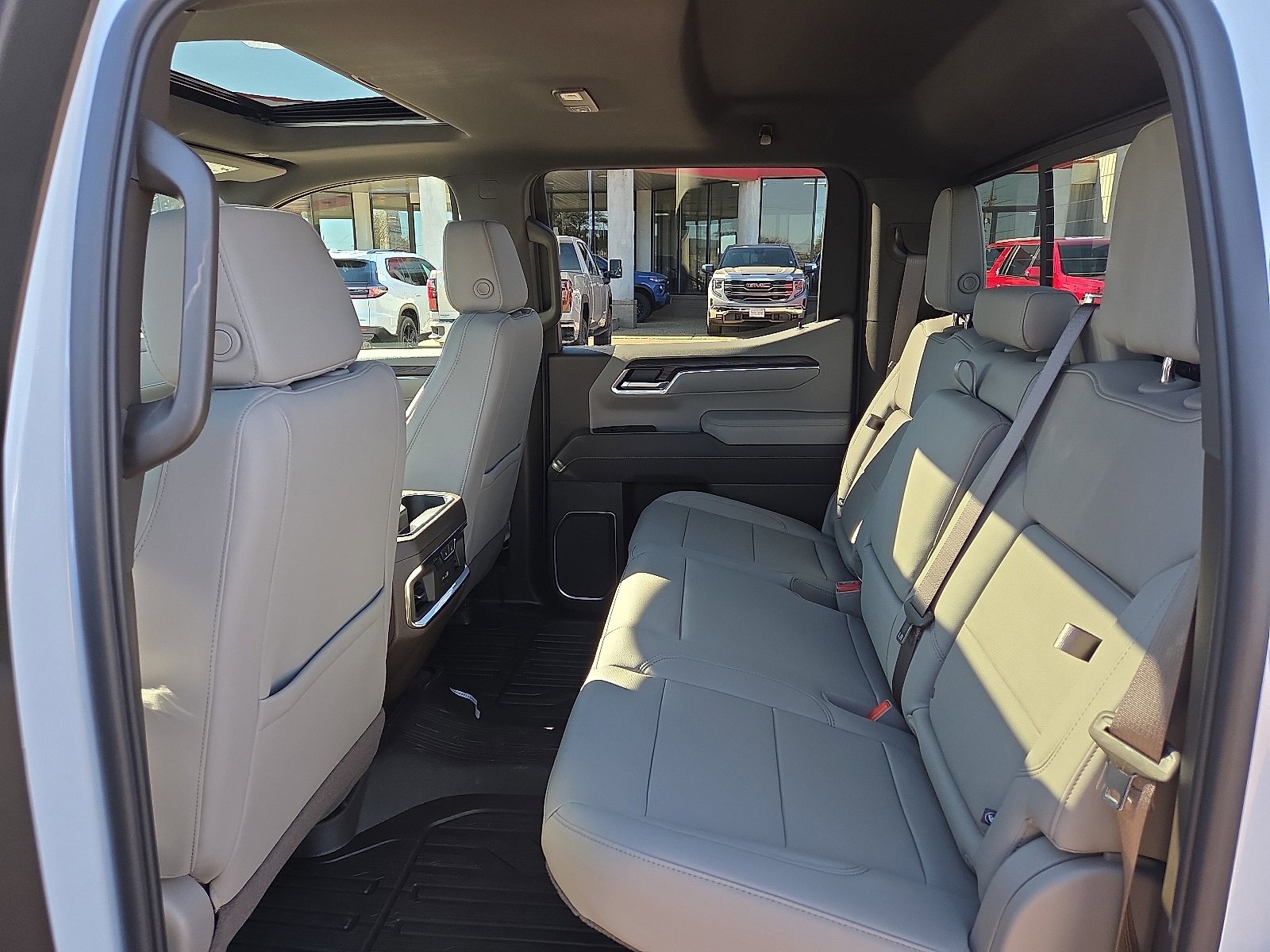 New 2026 GMC Sierra 1500 SLT image 8