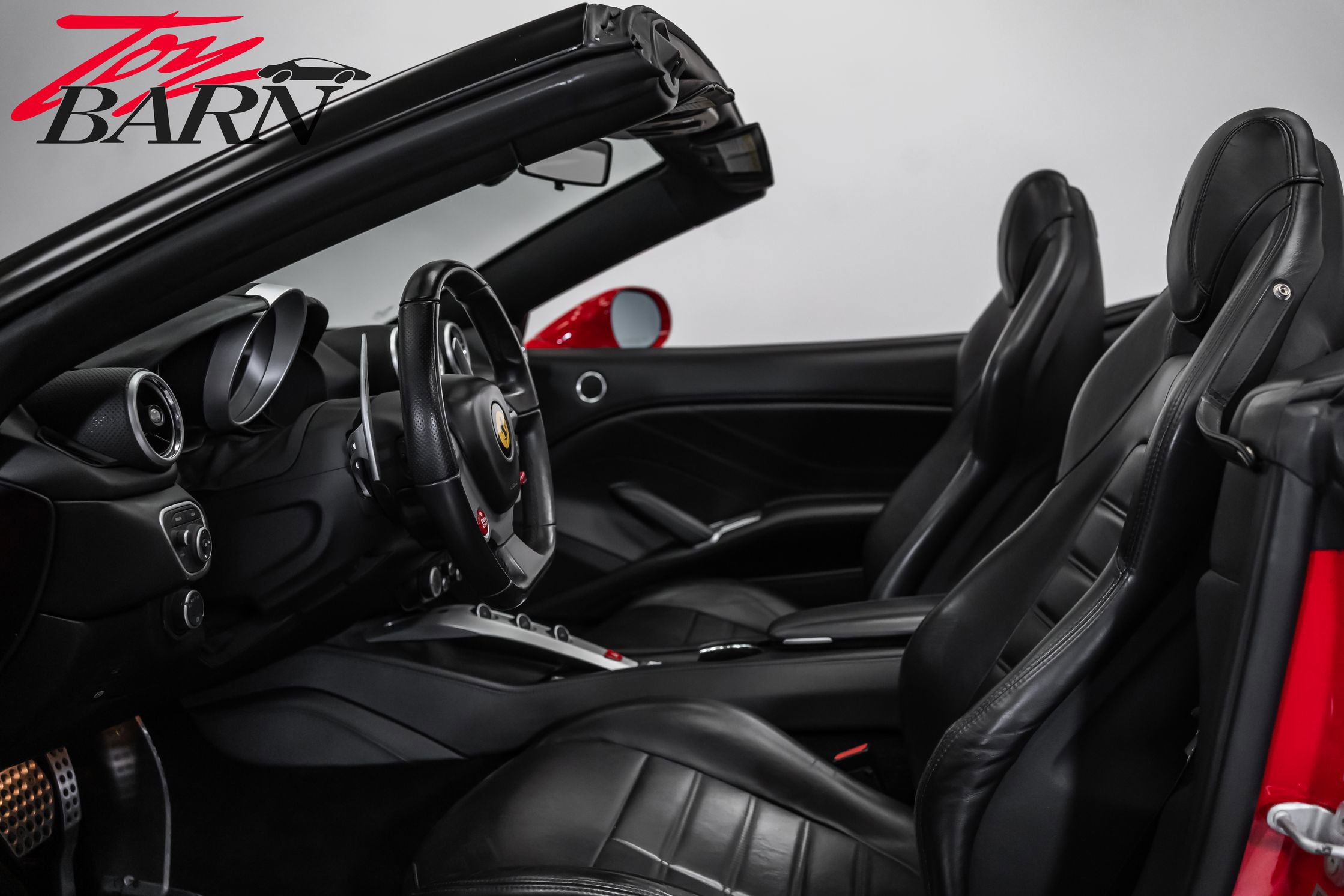 Used 2016 Ferrari California T RWD image 33