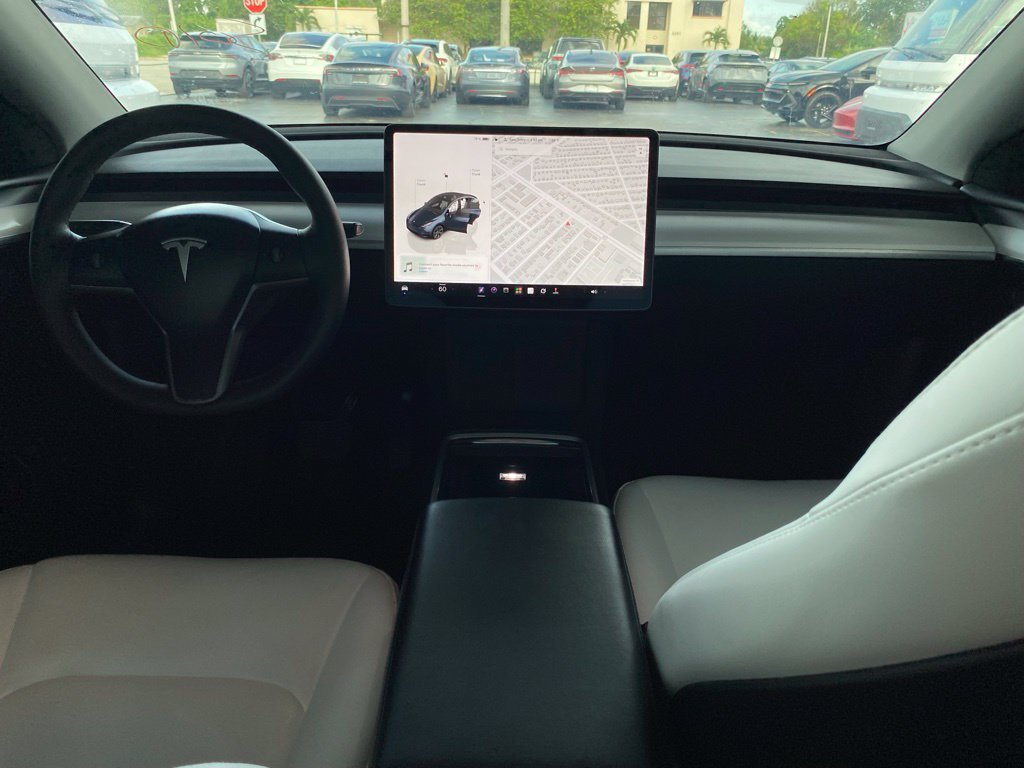 Used 2024 Tesla Model Y 2WD image 3