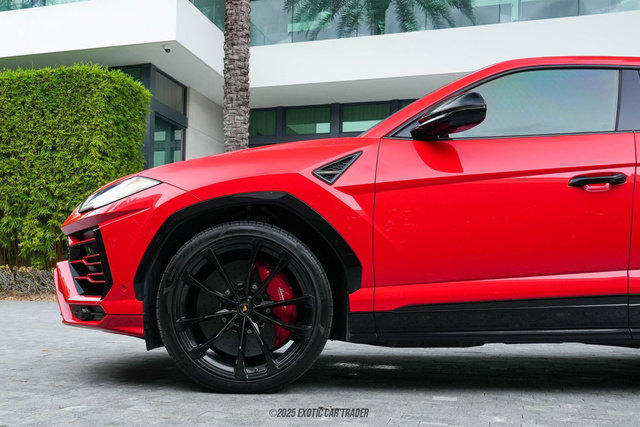 Used 2019 Lamborghini Urus image 4