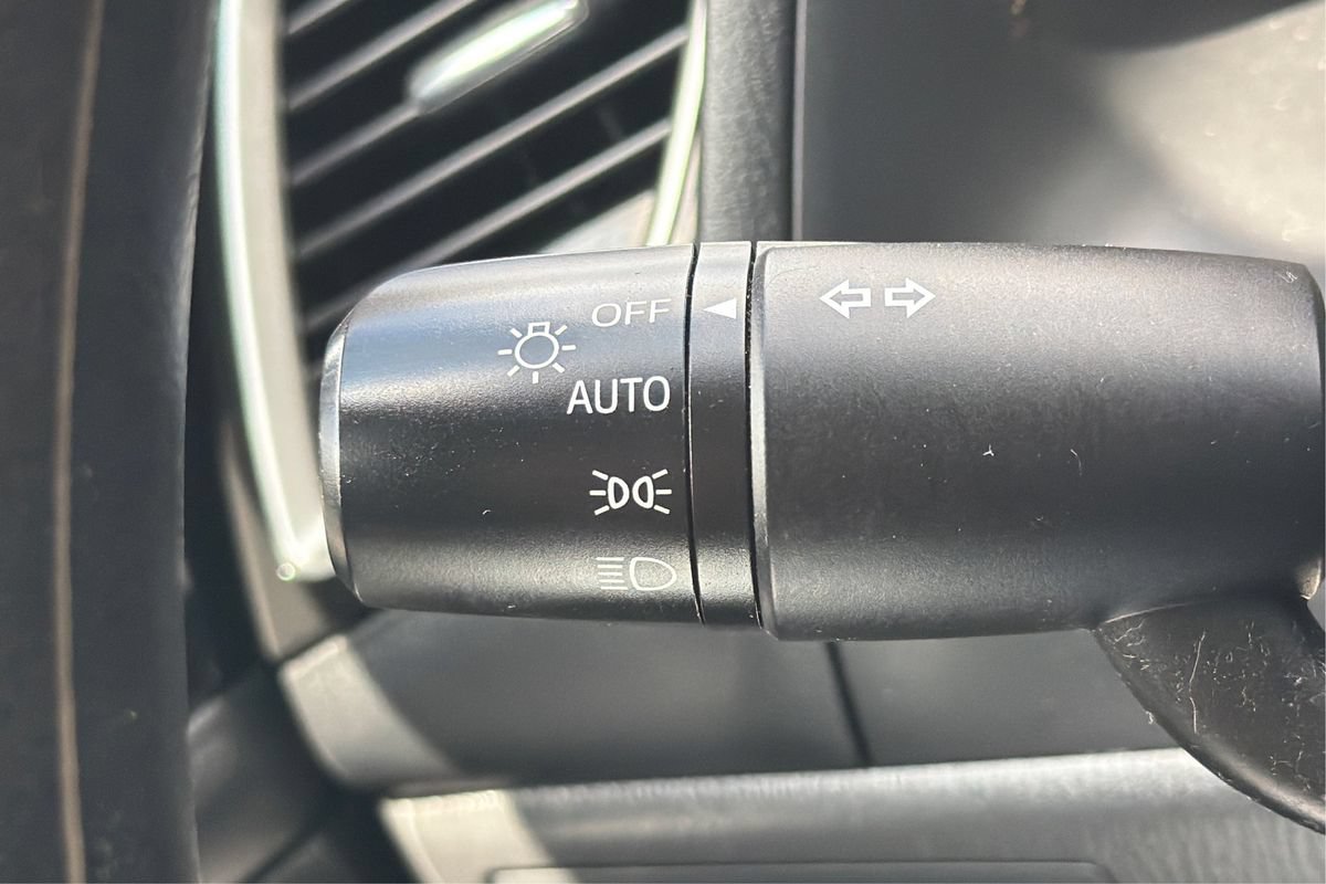 Used 2016 MAZDA MAZDA3 i Sport w/ Preferred Equipment Package FWD image 17