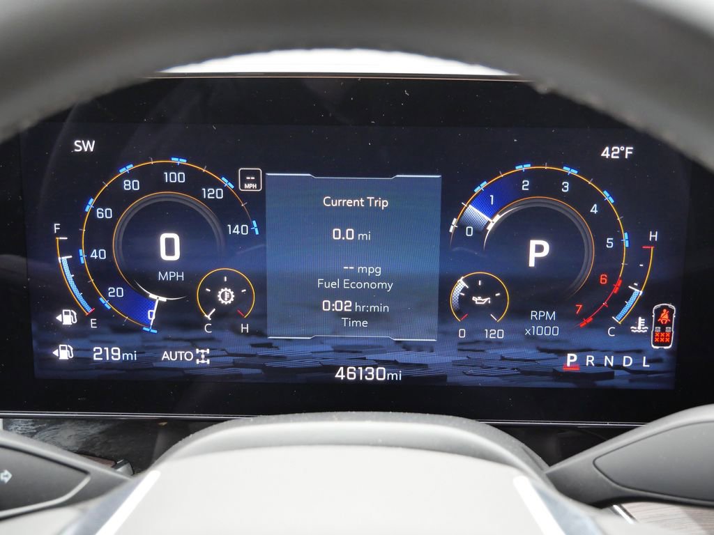 Used 2025 Chevrolet Suburban Z71 image 40