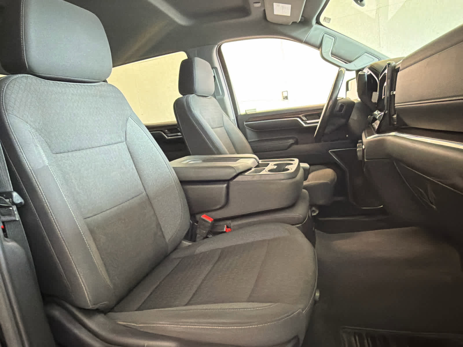 Used 2025 Chevrolet Silverado 1500 LT image 23