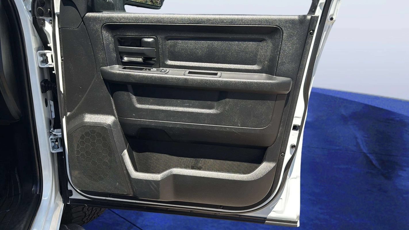 Used 2023 RAM 2500 Tradesman w/ Chrome Appearance Group AWD/4WD image 18