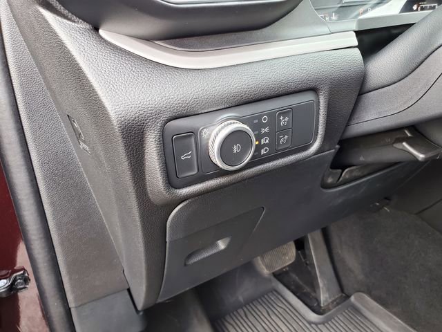 Used 2022 Ford Explorer XLT w/ Equipment Group 202A image 12