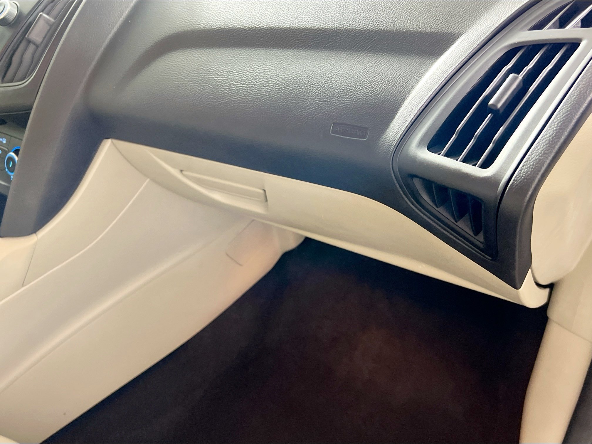 Used 2015 Ford Focus SE FWD image 33