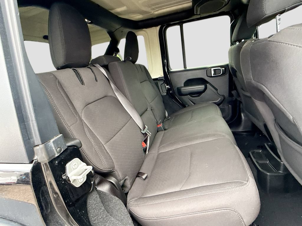 Used 2023 Jeep Wrangler Unlimited w/ Cold Weather Group AWD/4WD image 31
