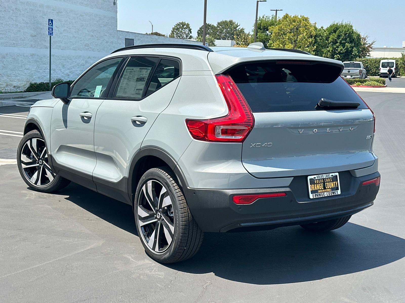 New 2026 Volvo XC40 B5 Ultra w/ Climate Package AWD/4WD image 5