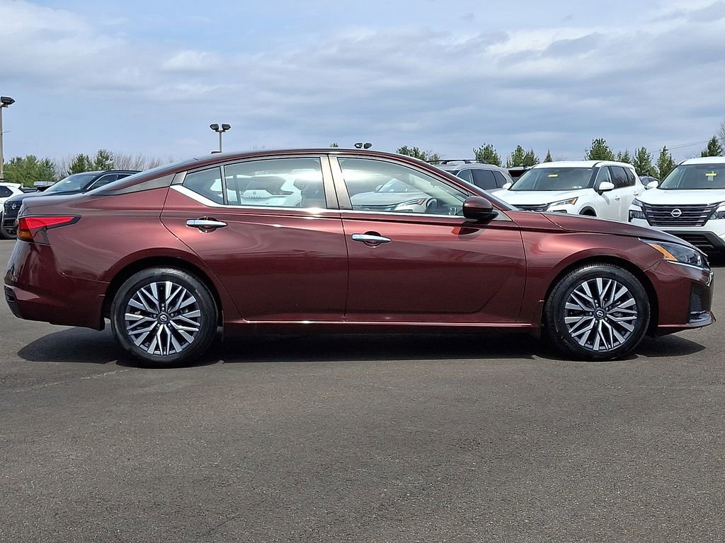 Certified 2023 Nissan Altima 2.5 SV FWD image 6