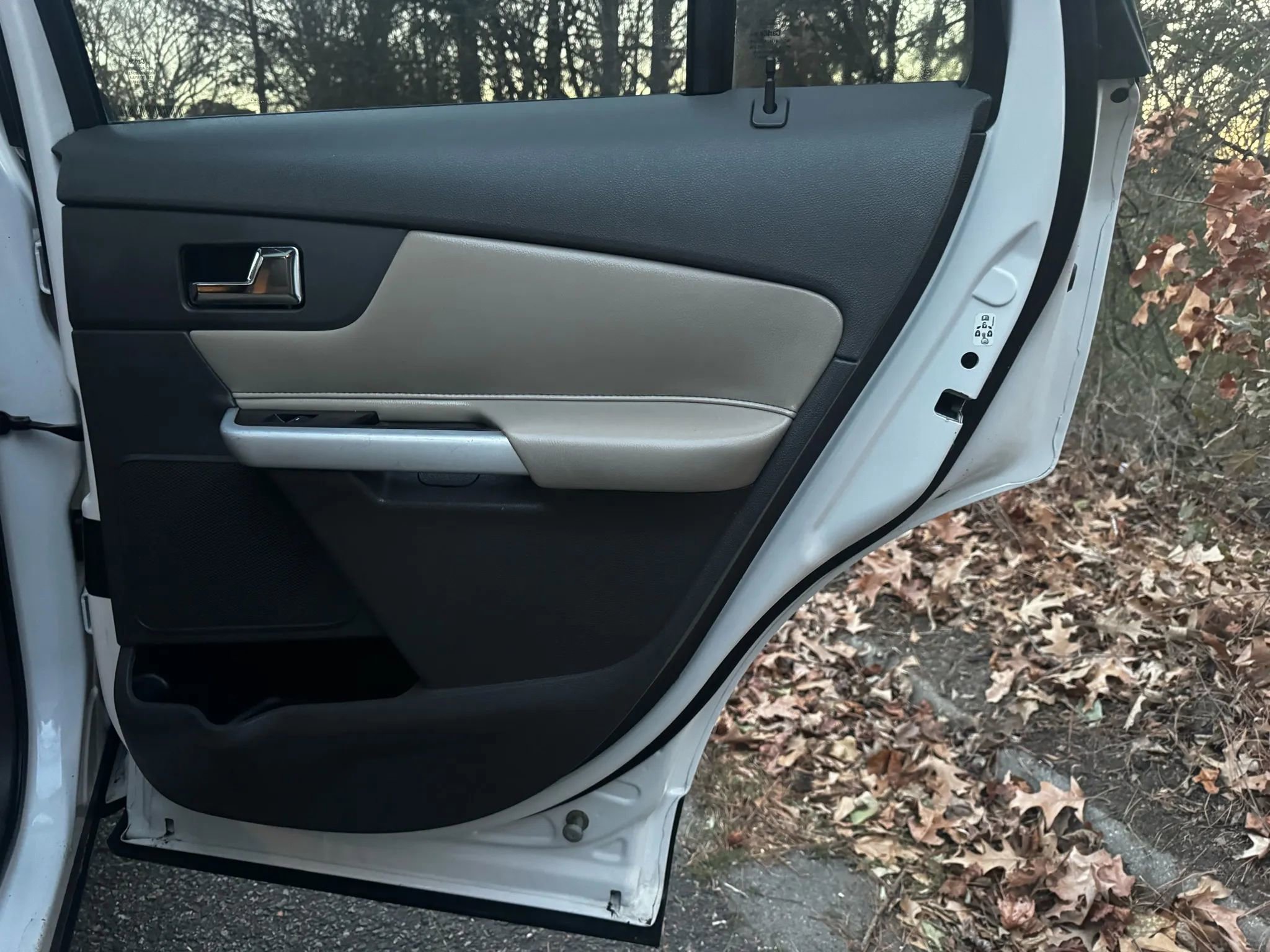 Used 2011 Ford Edge SEL w/ 202A Rapid Spec Order Code image 11