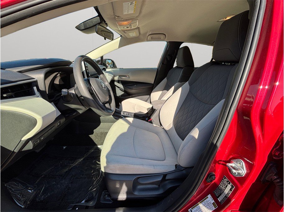 Used 2020 Toyota Corolla LE FWD image 2