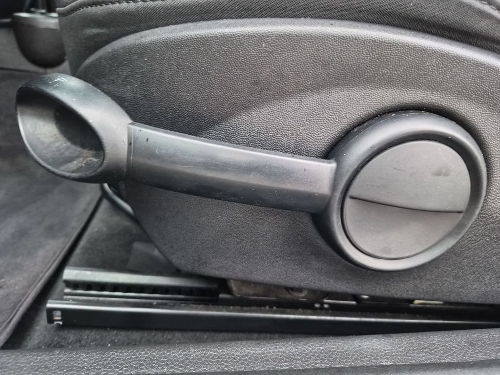 Used 2009 MINI Cooper Hardtop FWD image 14