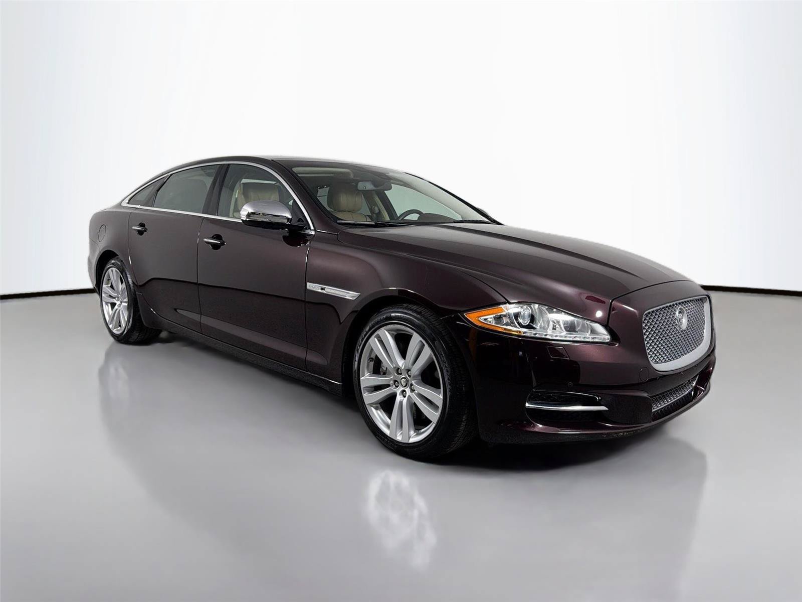 Used 2013 Jaguar XJ L Portfolio RWD image 3