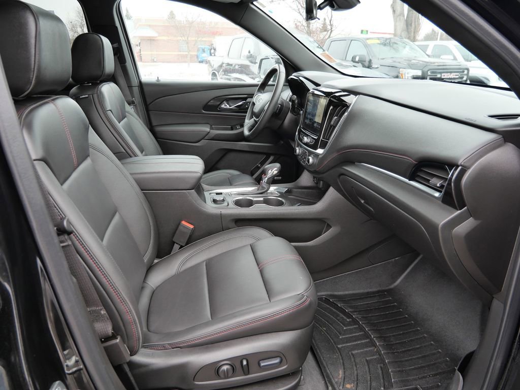 Used 2023 Chevrolet Traverse RS image 12