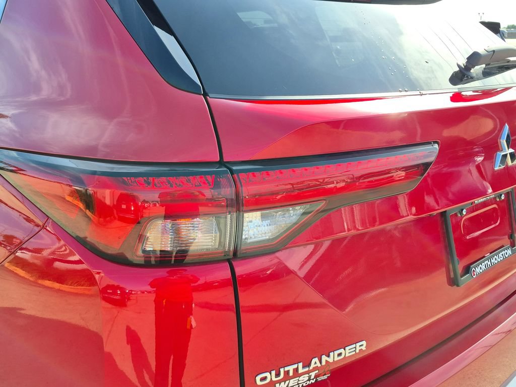 Used 2024 Mitsubishi Outlander SE FWD image 11