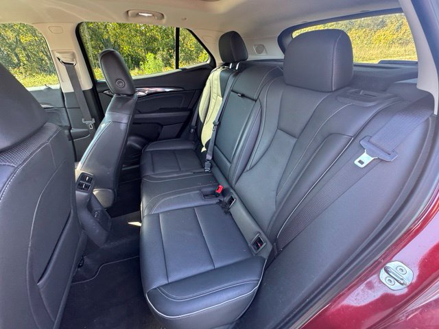 Used 2021 Buick Envision Essence w/ Sport Touring Package AWD/4WD image 17