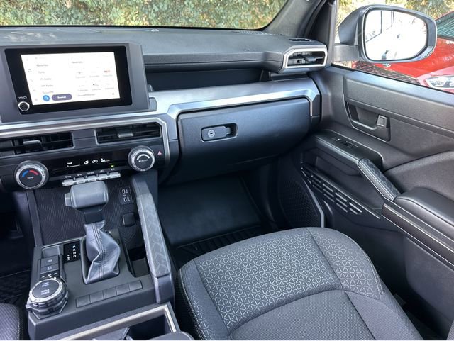 Used 2025 Toyota 4Runner SR5 AWD/4WD image 13