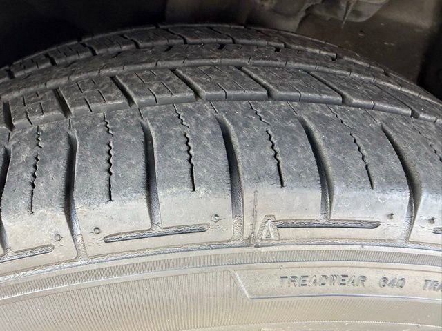 Used 2017 Kia Sedona SX image 25