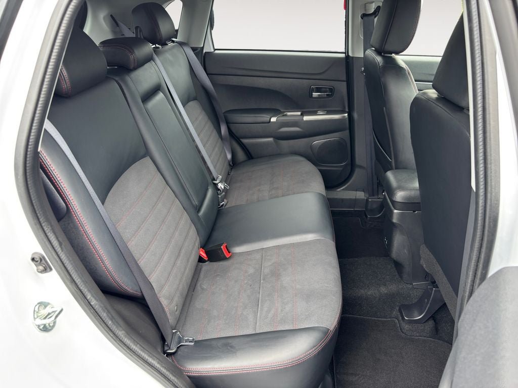 Used 2025 Mitsubishi Outlander Sport SE AWD/4WD image 23