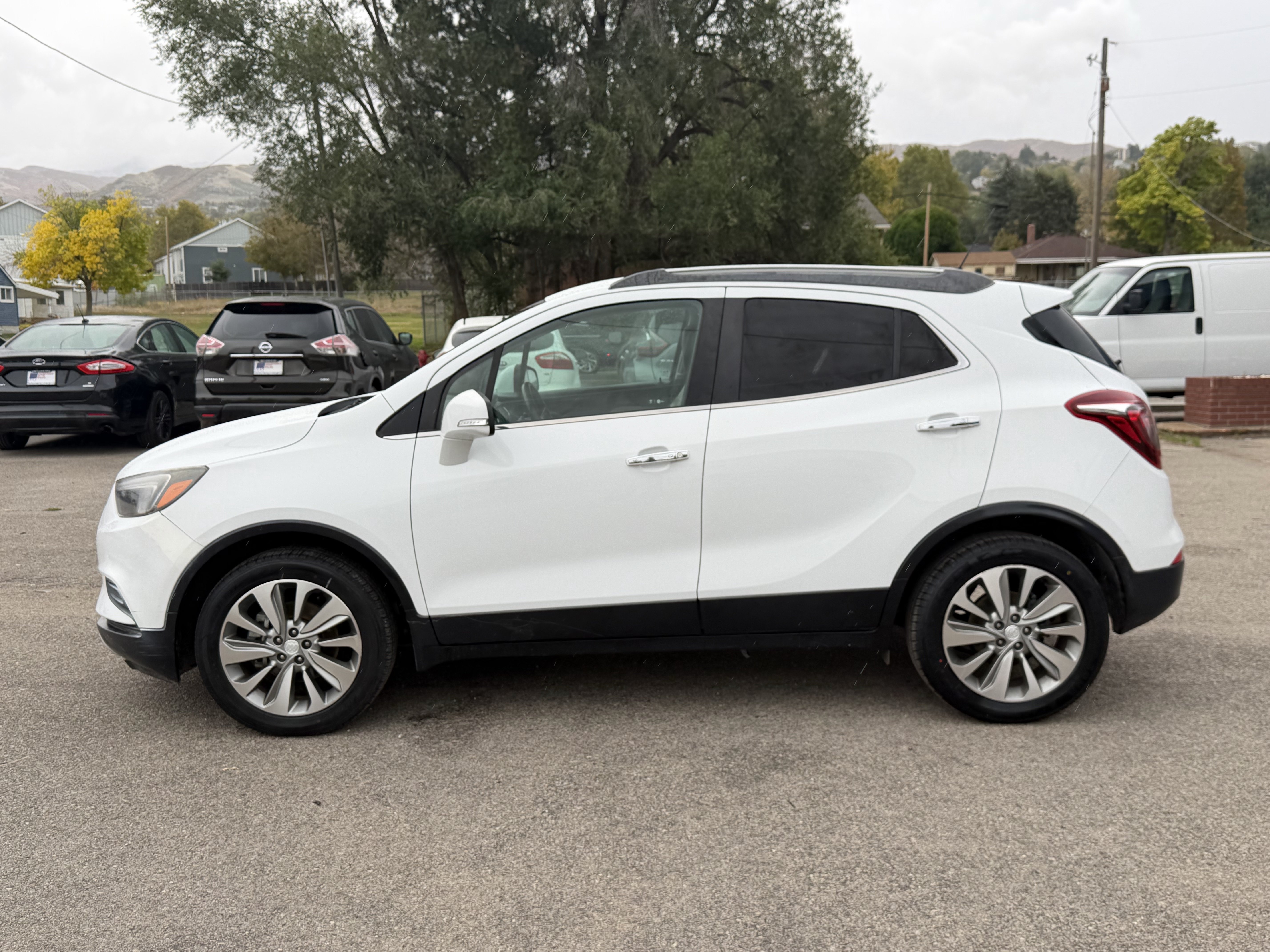 Used 2017 Buick Encore Preferred FWD image 3
