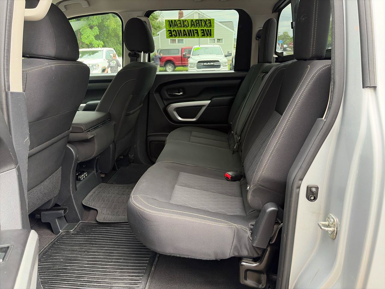 Used 2017 Nissan Titan SV AWD/4WD image 10