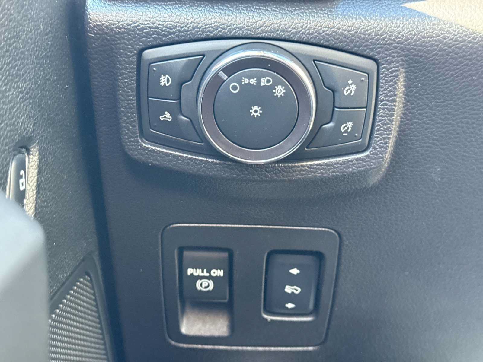 Used 2018 Ford F150 XLT w/ Equipment Group 302A Luxury AWD/4WD image 25