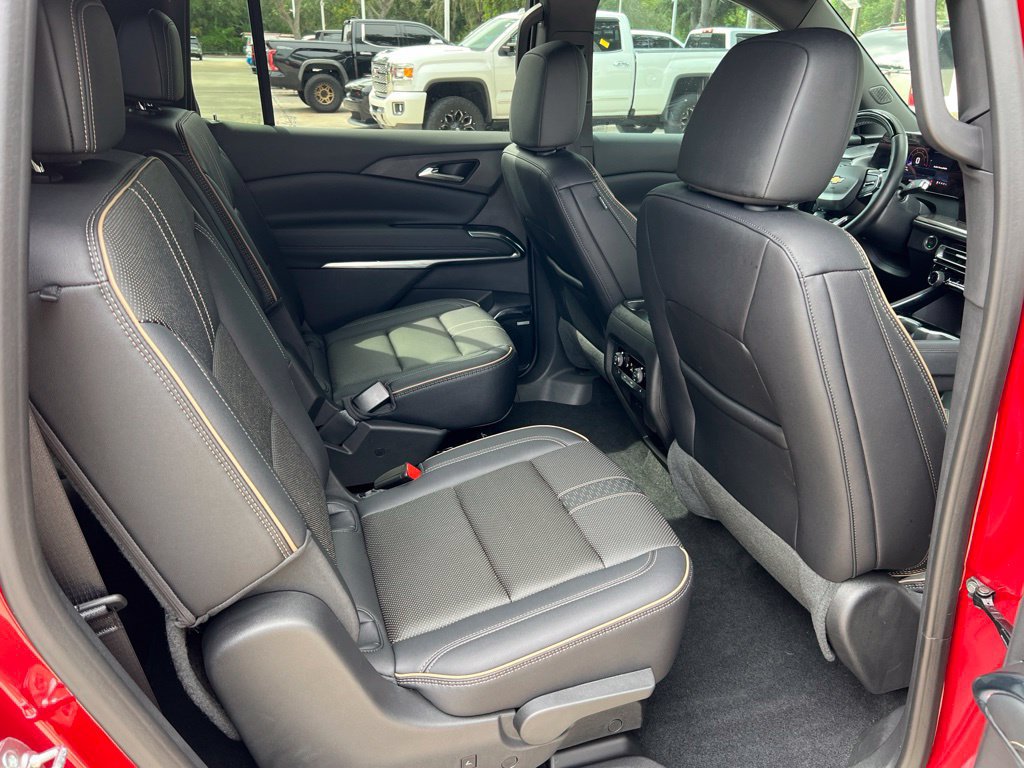 Used 2025 Chevrolet Traverse High Country AWD/4WD image 20