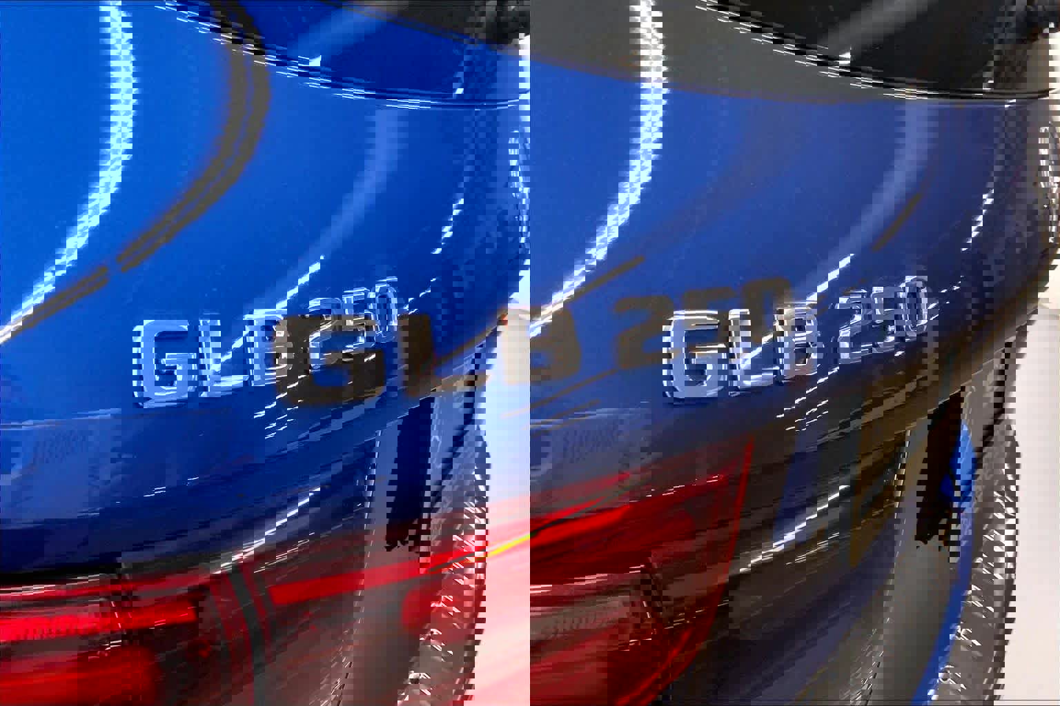 Used 2025 Mercedes-Benz GLB 250 image 14