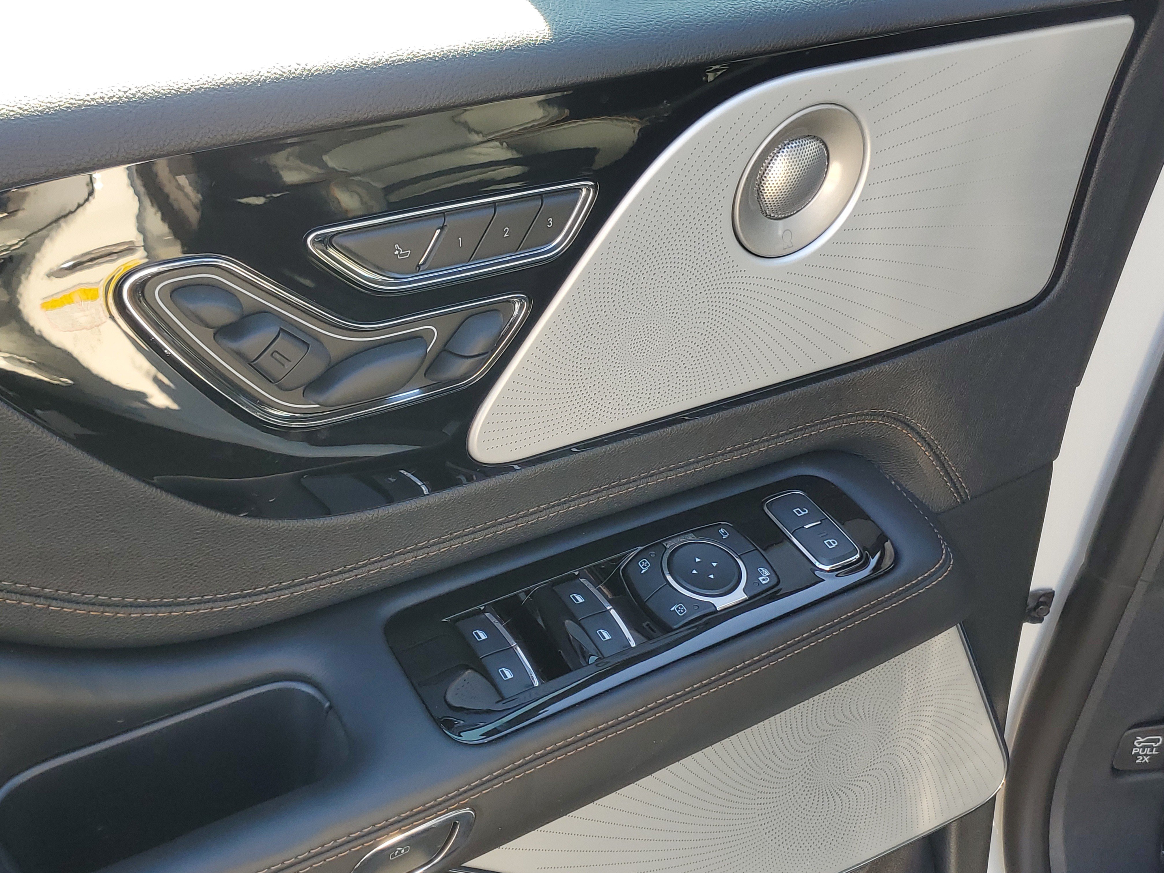 New 2027 Lincoln Aviator Black Label w/ Black Label Special Edition AWD/4WD image 9