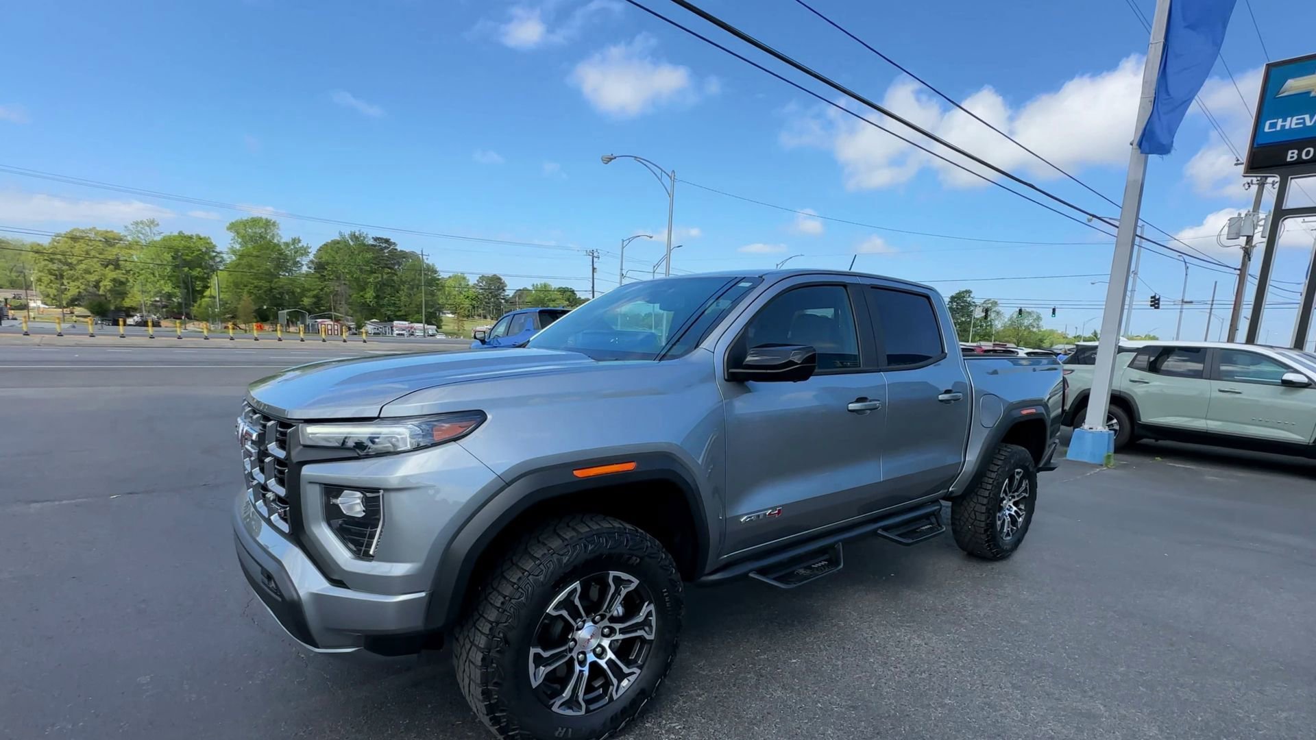 Used 2024 GMC Canyon AT4 w/ Technology Package AWD/4WD image 4