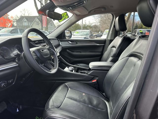 Certified 2023 Jeep Grand Cherokee L Limited w/ Black Appearance Package image 10