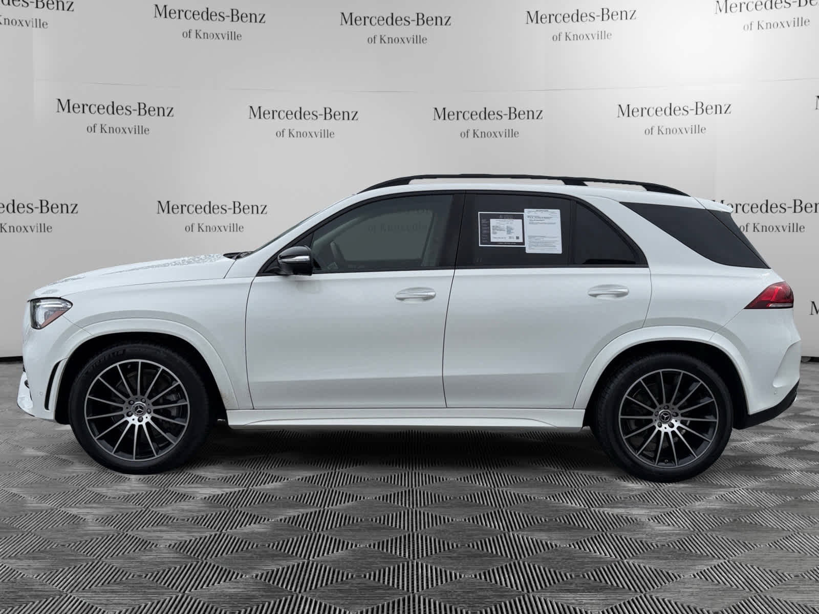 Certified 2023 Mercedes-Benz GLE 580 4MATIC image 2