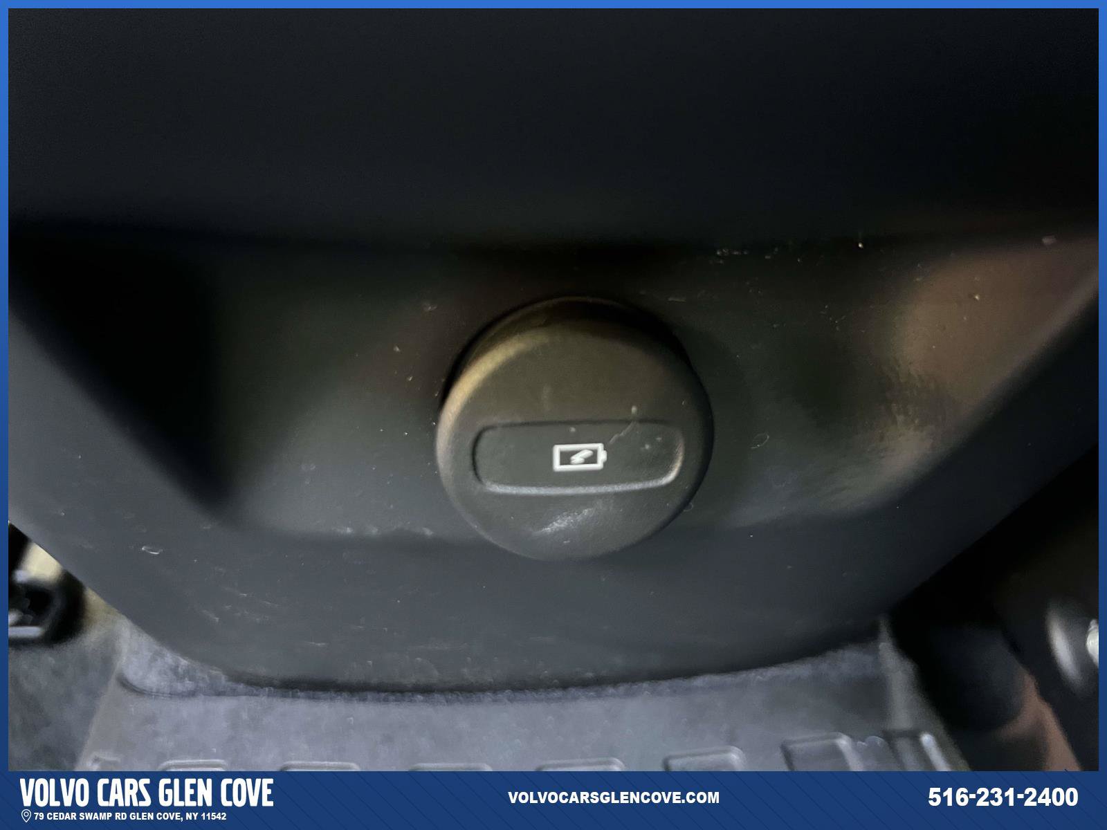 Certified 2024 Volvo XC60 B5 Plus w/ Climate Package AWD/4WD image 12