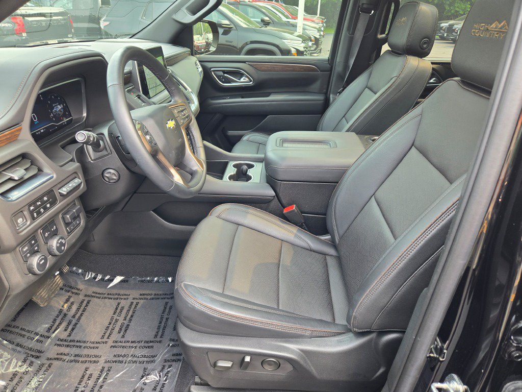 Certified 2023 Chevrolet Tahoe High Country w/ Premium Package AWD/4WD image 24