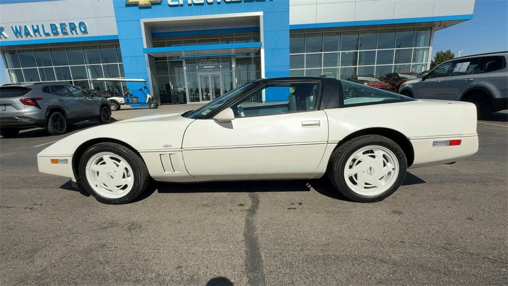 Used 1988 Chevrolet Corvette Coupe image 5