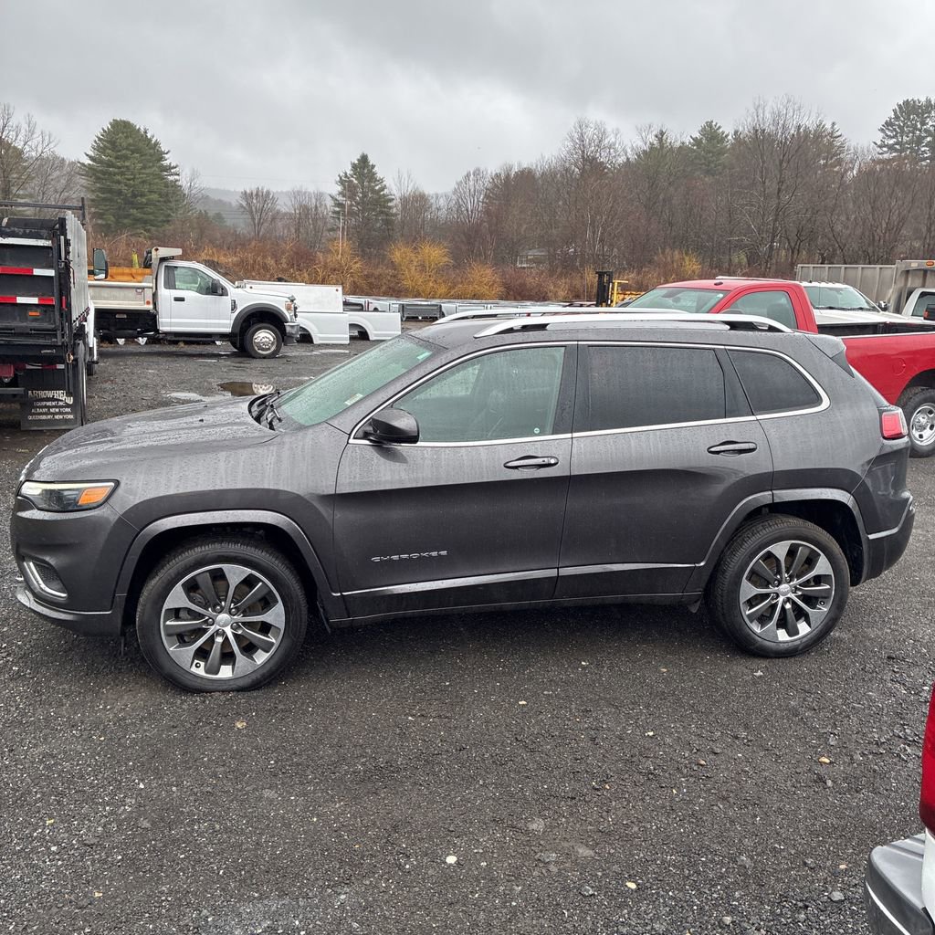 Used 2019 Jeep Cherokee Overland image 4
