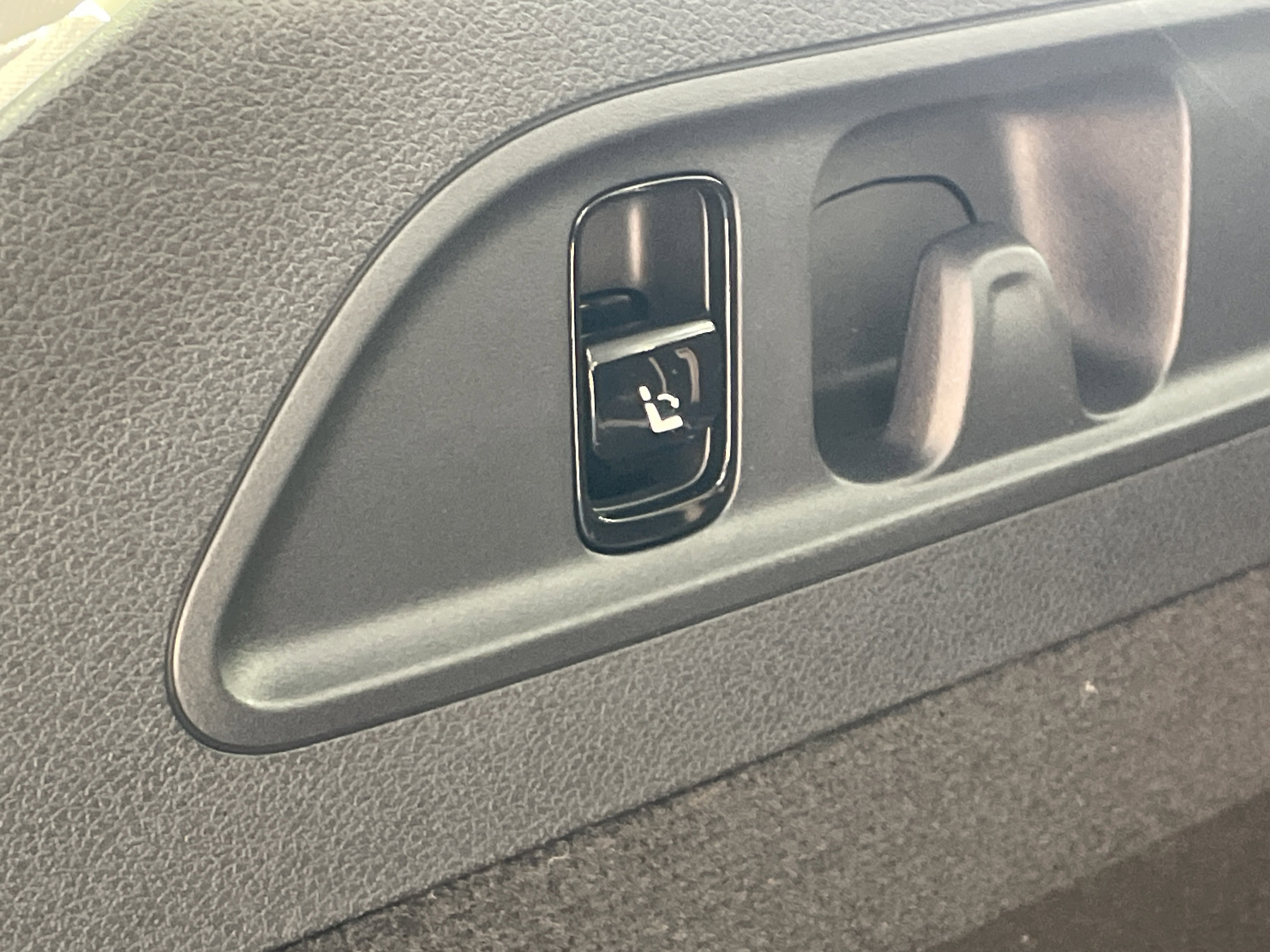 New 2026 Mercedes-Benz E 450 4MATIC All-Terrain Wagon image 10