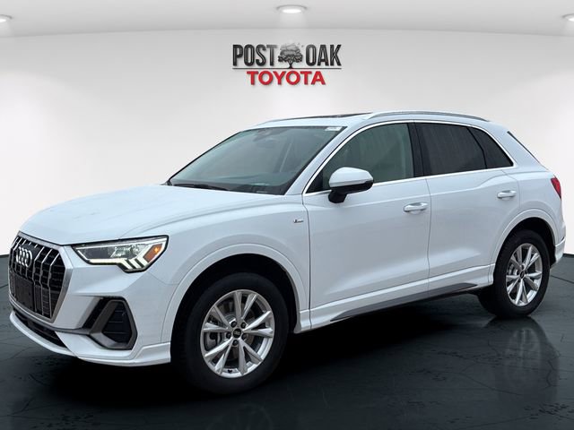 Used 2022 Audi Q3 2.0T Premium Plus w/ Premium Plus Package image 3