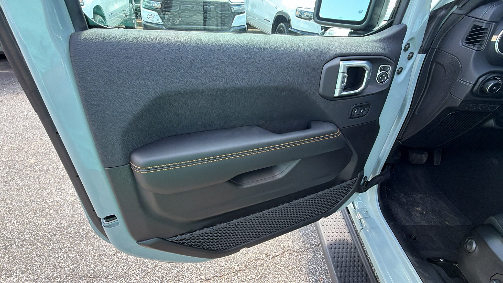 New 2027 Jeep Wrangler Unlimited Sahara AWD/4WD image 14