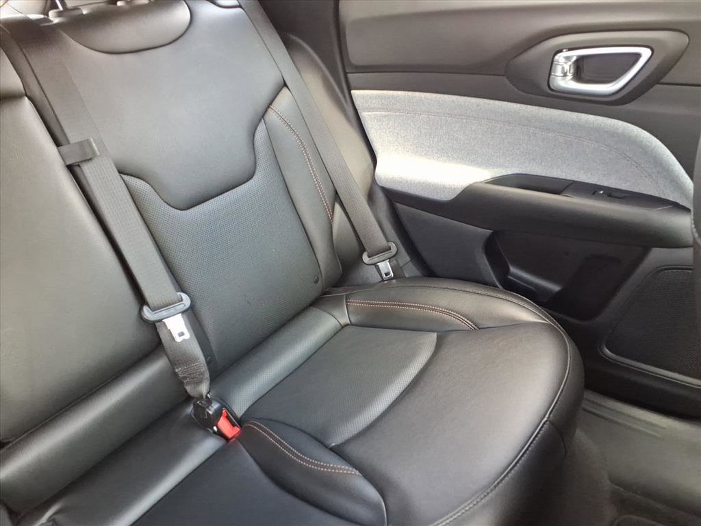 Used 2023 Jeep Compass Latitude image 24