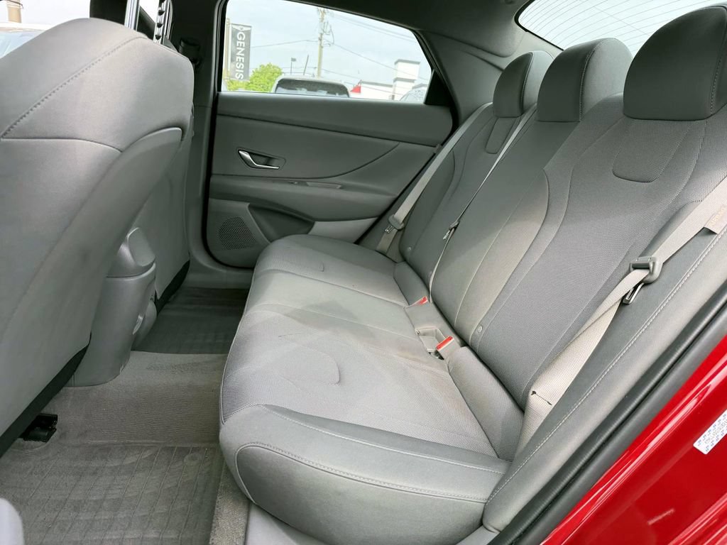 Certified 2024 Hyundai Elantra SE FWD image 14