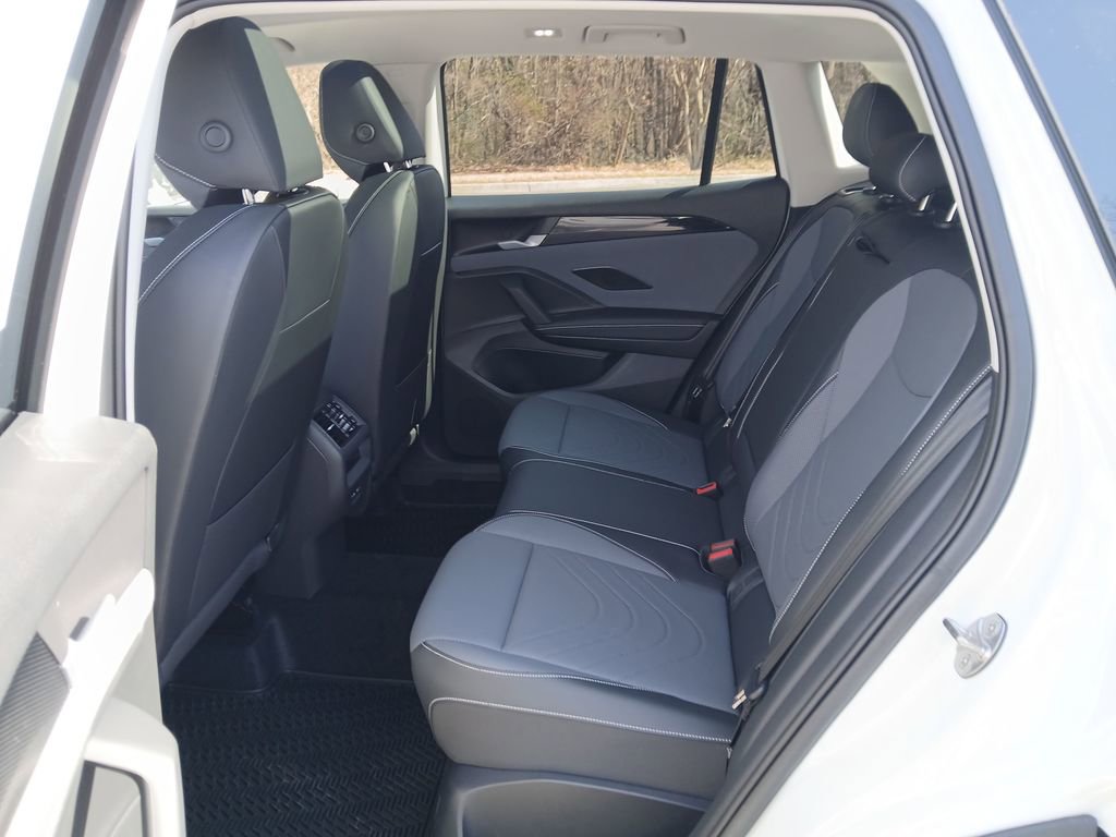 New 2026 Volkswagen Tiguan SE image 24