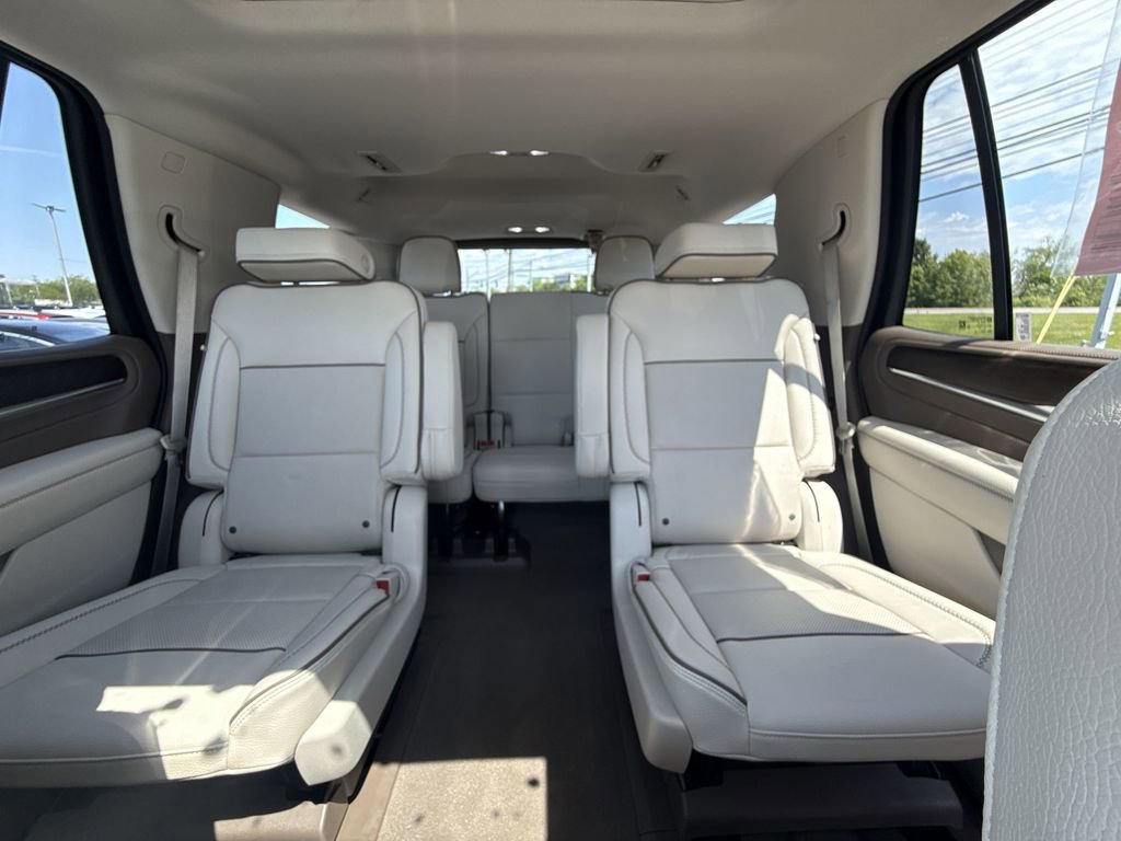 Used 2022 GMC Yukon Denali w/ Denali Premium Package AWD/4WD image 22
