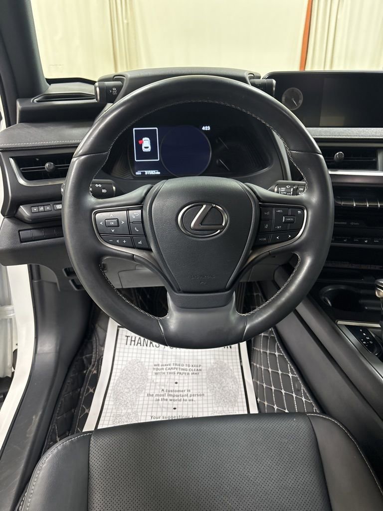 Used 2022 Lexus UX 200 w/ Premium Package FWD image 11